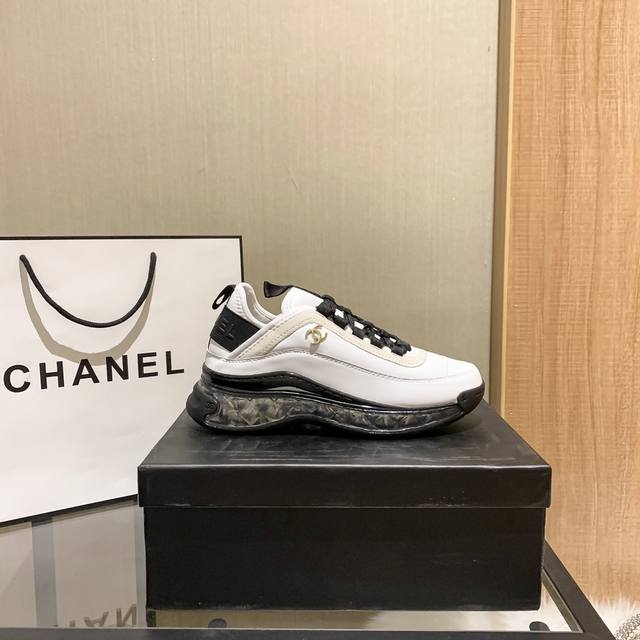 橙子出厂价 Chanel 香奈儿 休闲运动鞋 厚底老爹鞋 #气垫款# 超好穿的一款，整个鞋是很轻的，并且有内增高，上脚秒变大长腿 鞋面采用进口牛皮拼接丝绸面料！