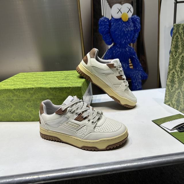 橙子出厂价 Gucci 古驰 最新款运动鞋板鞋 休闲小白鞋 情侣款 男女同款 重磅推荐！不得不说非常奈斯。Screener双倍原型系列低帮复古小脏鞋“ 火爆来袭