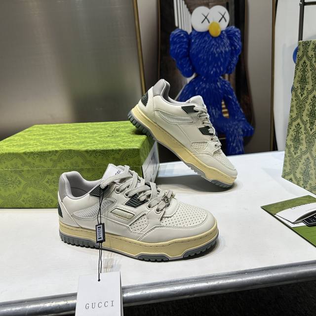 橙子出厂价 Gucci 古驰 最新款运动鞋板鞋 休闲小白鞋 情侣款 男女同款 重磅推荐！不得不说非常奈斯。Screener双倍原型系列低帮复古小脏鞋“ 火爆来袭
