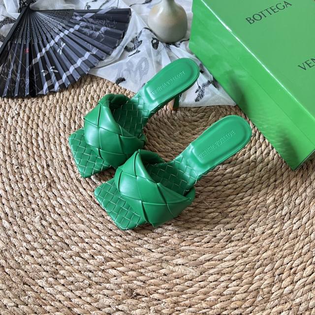 橙子出厂价 Bottega Veneta 夏季经典 Bv葆爹天团 大编织方头高跟拖鞋 凉鞋 跟高：平底、8Cm 码数：34-40