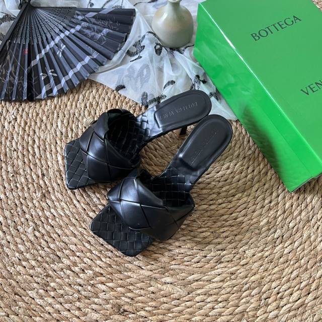 橙子出厂价 Bottega Veneta 夏季经典 Bv葆爹天团 大编织方头高跟拖鞋 凉鞋 跟高：平底、8Cm 码数：34-40