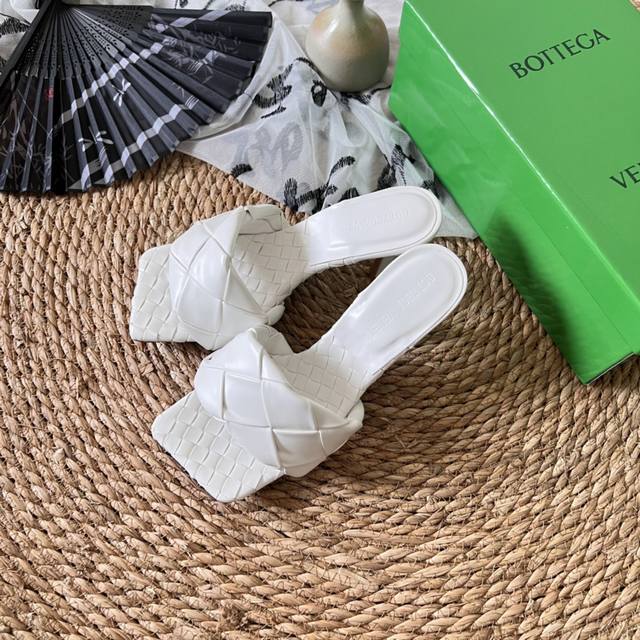 橙子出厂价 Bottega Veneta 夏季经典 Bv葆爹天团 大编织方头高跟拖鞋 凉鞋 跟高：平底、8Cm 码数：34-40