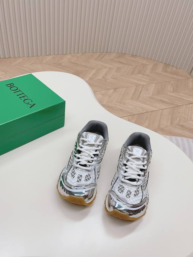 橙子出厂价 Bottega Veneta 葆蝶家秋冬秀款 Bv运动鞋 休闲老爹鞋 采用原版轻质科技网布面料，原版一致！工艺复杂！ 搭配几何图案设计橡胶外底 王炸