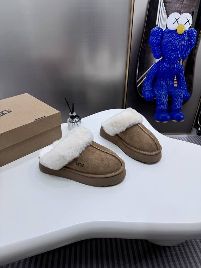 出厂： 皮毛一体 官网对版大底 ～～Ugg-5092周冬雨同款款迷你低帮雪地靴毛毛鞋 寒冬刷星“暖潮风” Ugg改头换面刮起雪地里的时尚感。全羊皮毛一体，保暖好