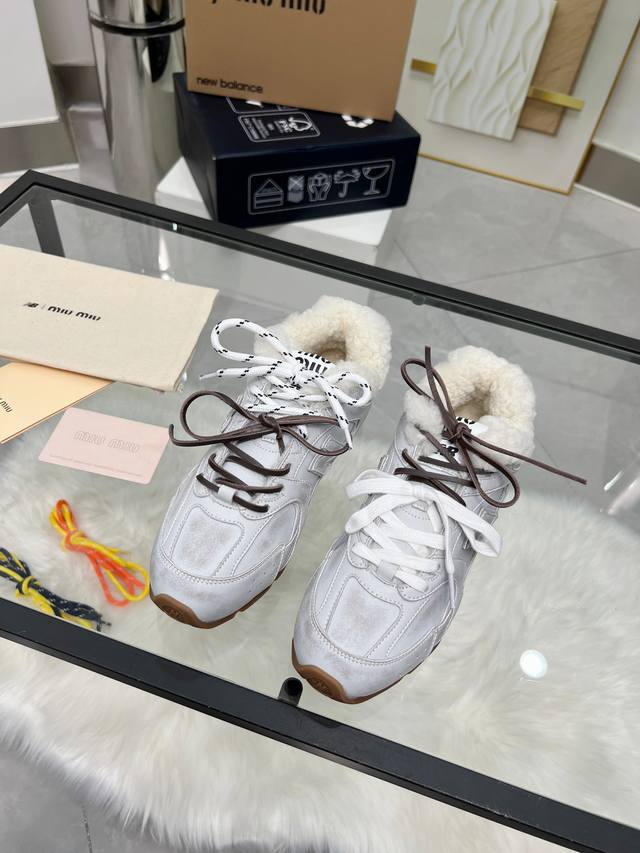 冲量价: Mium*U X New Balance联名款运动鞋 原版精准cp！鞋型无限接近，精细工艺制作 年度zui火爆的款式，不需要多说，各种网红明星上脚秀