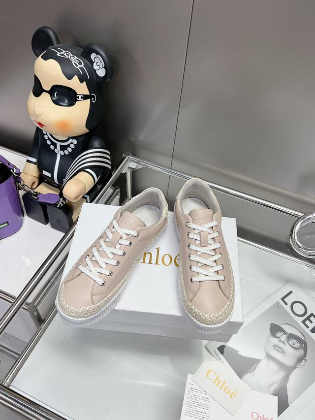 冲量价: Chloe蔻依 独家 24新款女士nama低帮厚底，超级舒适柔软的材质搭配草绳编织工艺复杂，超级高级不一样的小白鞋，适合各种穿搭
