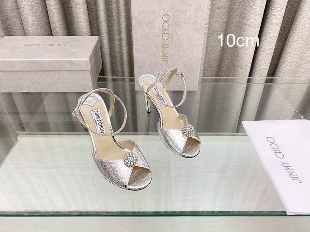 Jimmy Choo 吉米周简单优雅又不失时尚的高跟凉鞋 面料格纹皮，内里羊皮 ，原版定制意大利真皮大底 跟高:8.5Cm 10Cm 码数:35–39 34、4
