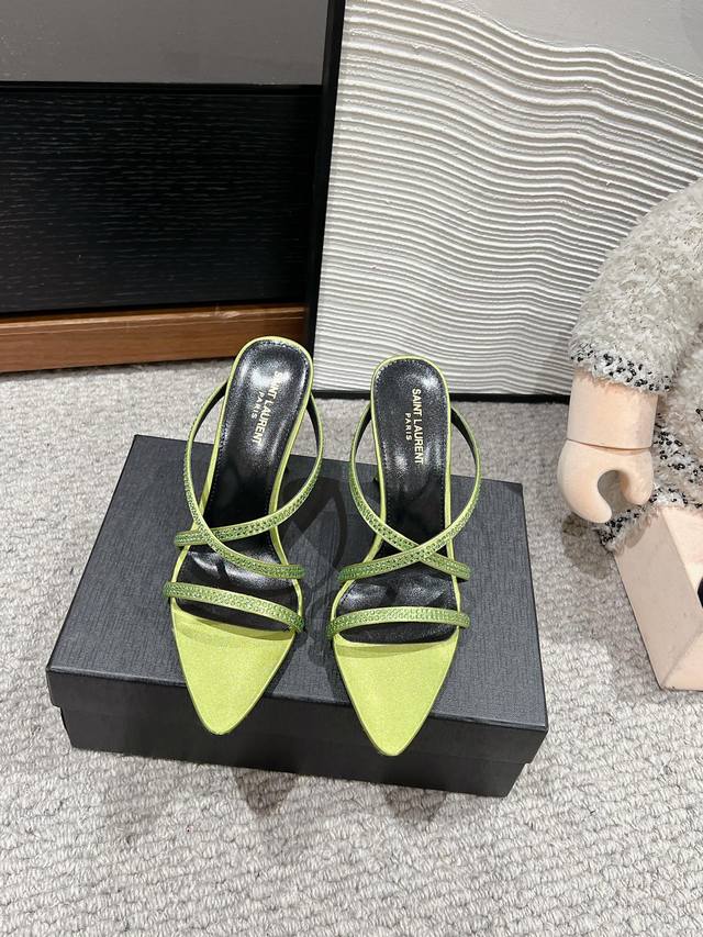 顶级品质 Saint Laurent Ss25 New Arrival～ 圣罗兰ysl 2025春夏高跟凉鞋新品 性感尤物ysl最懂女人绝美 精致 优雅， 上脚