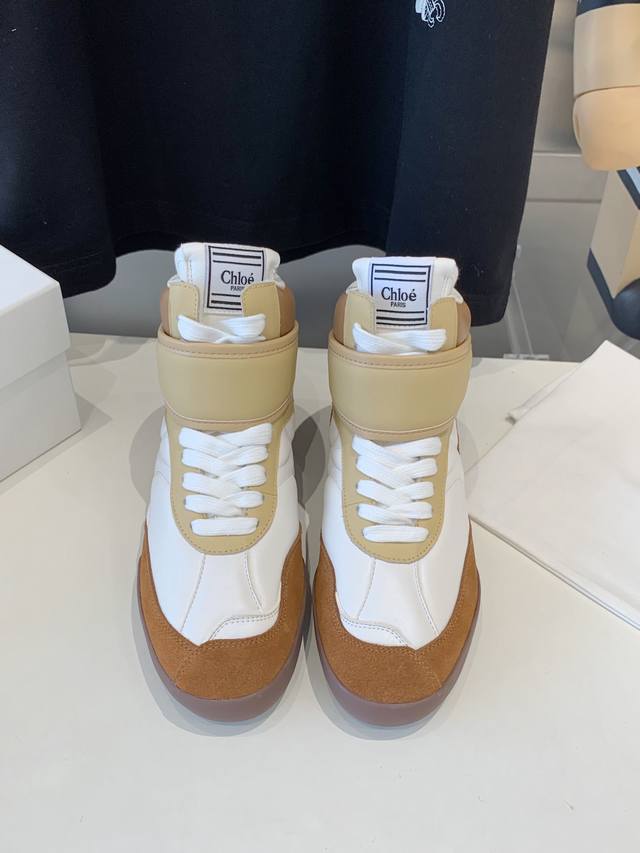 出厂价网面 全皮 Chloe 克洛伊 新款 德训鞋 运动鞋 原版鞋底，全手工穿线，所有的位置刚刚好 ，网红爆款，顶级休闲度假系列 大咖网红一致追求此款，更是断货