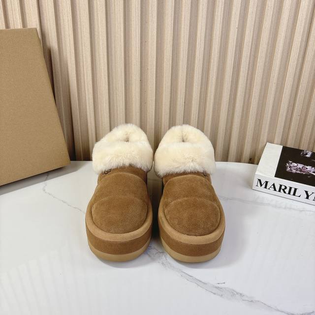 ugg经典雪地靴系列，羊皮毛一体 时尚潮流，百搭，保暖又舒适，不畏严寒 羊毛 原版大底 35-40码