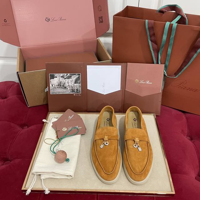 莞厂 代购级别 Loro Piana* Fw24经典乐福鞋休闲鞋 诺悠翩雅lp奢华品牌 低调富人的不二选择！ 简约高级 低调奢华 随性好穿，舒适度满分 鞋面：原