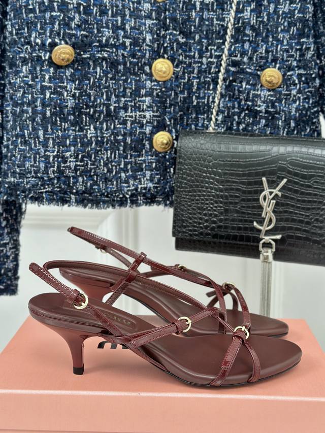 厂价 Miu Miu 25S早春新品 走秀小猫跟凉鞋 穿脱方便
