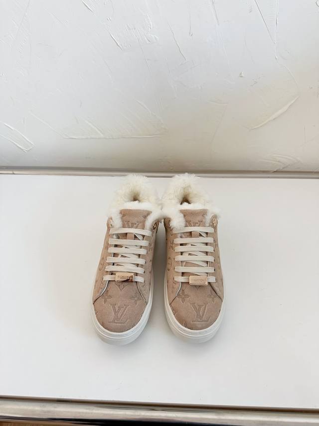 Louis Vuitton 路易威登 顶级专柜 新款限定 独家发售 Lv加绒休闲鞋 小白鞋 板鞋 T台走秀款 小红书新潮穿搭 明星同款 原版开模 代购版本 进口