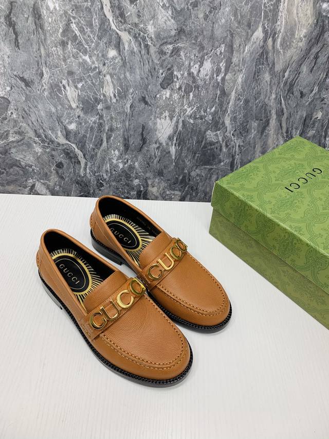 Gucci 最新最火爆的铜扣英伦学院风乐福鞋 鞋底:原版真皮大底 码数:35-40标准码 跟高1.5Cm