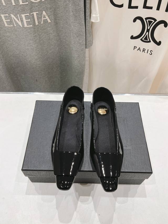高版本出厂 Saint Lauren* 圣罗兰ysl 25 春夏全新走秀玛丽珍平底鞋单鞋 唯有ysl最懂女人心，不接受反驳，超级无敌女人味神器，女人必备 Z品全