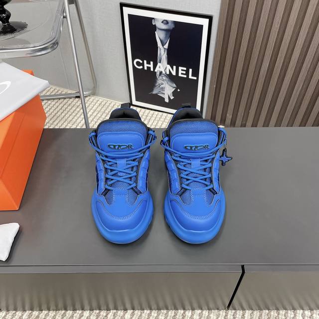 出厂:情侣 独家顶级版本 Dior X Levis Hamilton 联名情侣胖丁面包鞋 情侣厚底面包鞋 迪奥与汉密尔顿合作推出了以运动为中心的生活方式胶囊系列