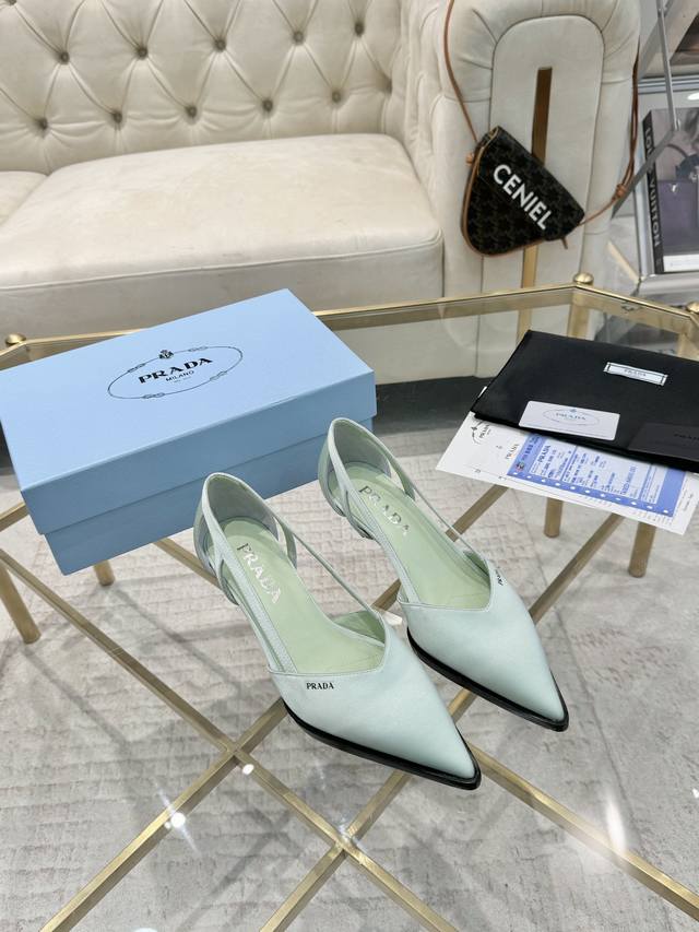 pradr 普拉达 上新出厂价 进口真皮底 仿真皮底 Prad* Raf Simons X 2024 Aw 时装周最新最火t台走秀系列款 鞋面：进口真丝面 内里