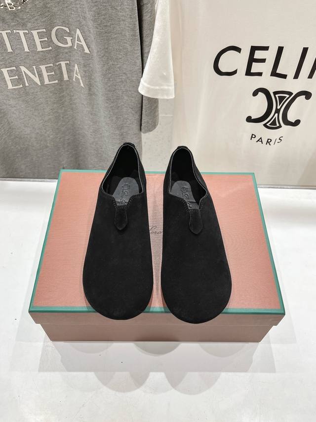 顶级出厂 Loro Piana* 诺悠雅lp 新款勃肯平底鞋休闲鞋，脚感超级舒适 一天可以暴走两万步的鞋子 超级百搭款！ 超级轻便的平底鞋～兼具时尚与舒适，软乎
