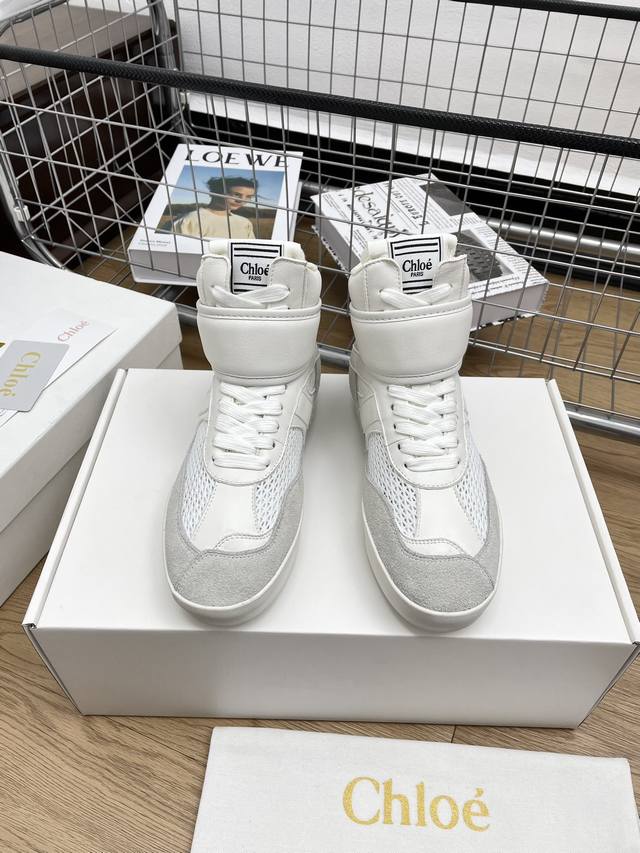 低帮网面 皮面 高帮网面 皮面 顶级版本代购级chloé 蔻依 25 Kick 系列 复古 休闲运动鞋 德训鞋 拳击鞋 原版购入开发 做货 这款轻巧舒适的运动鞋