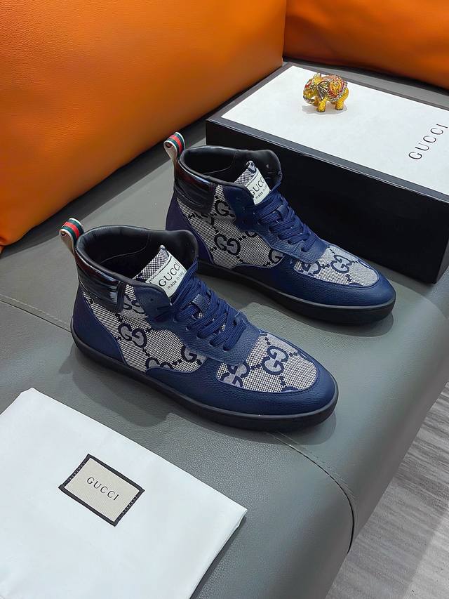 商品名称：Gucci 古驰正规码数: 38-44 高帮鞋商品材料：精选 牛皮鞋面，柔软羊皮 内里；原厂大底