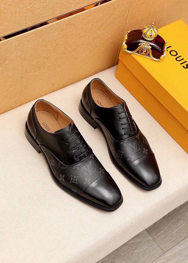 商品商标：Louis Vuitton 路易威登 商务皮鞋正码码数: 38-44 45.46.47订制商品材料：精选 进口头层老花牛皮鞋面，进口头层牛皮内里 强烈