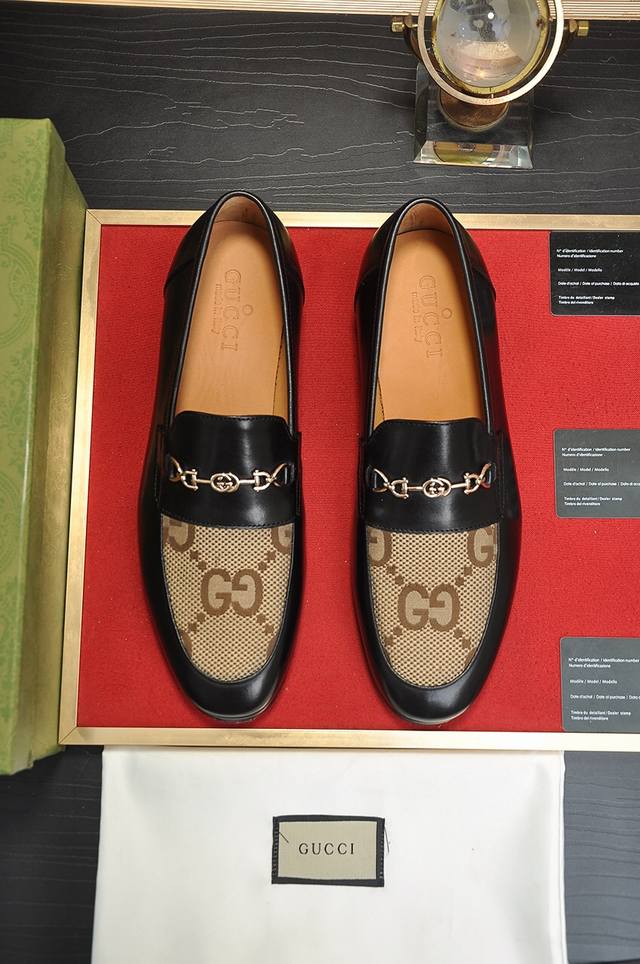 出厂价 意大利顶级奢侈男鞋巨头 Gucci 古奇 全牛皮内里 新款报到原汁原味的欧式风格 赏心悦目为了让鞋子更加耐用不变形制作继续沿用传统做法 但仍然不乏创新皮