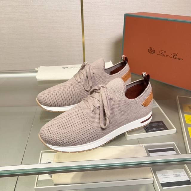 工厂价 Loro Piana 官网火爆热卖，鞋面采用原版防水处理透气飞织绒面，搭配原版橡胶鞋底，经典之作 繁复的匠艺工序、精心考究的结构，令鞋款轻盈而柔软，让您