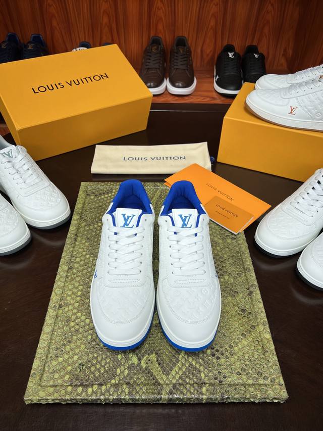 新品v 经典永不朽 永远不过时绝对好货 追求的是时间沉淀的是值钱的奢华 今年最新版面 什么是精工 看细节...保真 原代工厂渠道出货！ 1V 狠货 精工货 现货