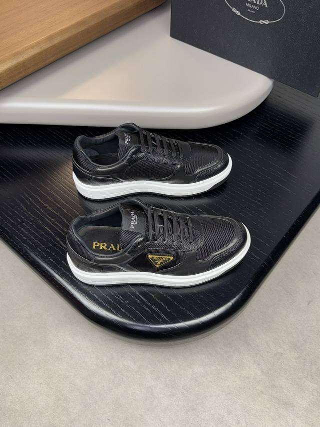 Prada 普拉达-高端品质 原单-鞋面：进口纳帕小牛皮、摔纹小牛皮、品牌帆布、鞋身车缝品牌金属扣件-内里：水染牛皮-大底：超轻tpu发泡 橡胶；双色成型大底-