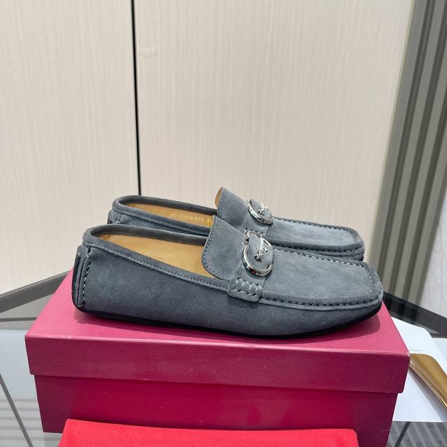 Ferragamo 高端品质头层小牛皮牛皮内里尺码38-45