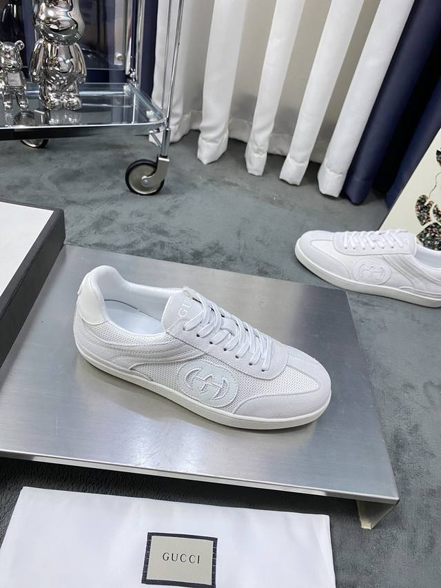 商品商标:Gucci 古奇 休闲鞋正码码数:38-44商品材料:鞋面头层牛皮拼接网布，进口水染羊皮内里垫脚，原版防滑橡胶大底，整体造型浑然天成，重新设计打造的经