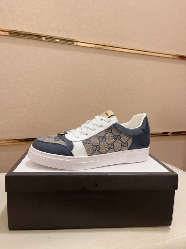 工厂价 Gucci 古奇 新款专柜同步发售，鞋面意大利进口头层牛皮，全进口羊皮内里羊皮鞋垫，完全1比1复刻，鞋底：原厂特供原版底，独家活动成型底超级舒适，原厂跟