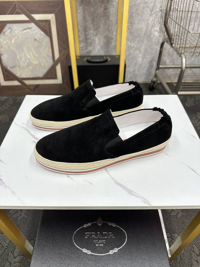 Prada-普拉达 奢牌运动休闲鞋，进口原版反绒牛皮材质，羊皮内里 高档舒适，原版大底轻盈耐磨！纯手工制作，细节决定品质！39-44 45定做不退换 Hh