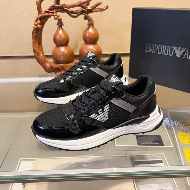 阿玛尼 Armani Exchange 官网最新款 Ax时尚休闲男鞋，爆款版型简洁大气，潮男专属.独有的官网最新品牌元素元素原版装饰，时尚又大方，面料原版牛皮羊