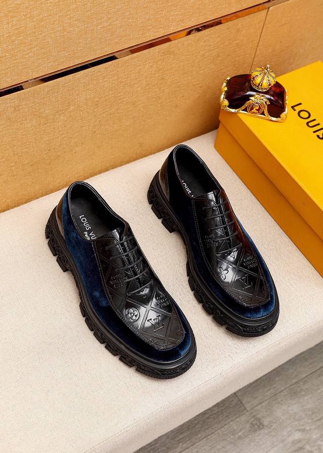 Louis Vuitton 牛皮内里 路易威登 2024新款男士休闲商务皮鞋官网原版复制，鞋面采用进口官网1:1材料制作意大利开边珠牛皮鞋面，水染牛皮内里绝非一