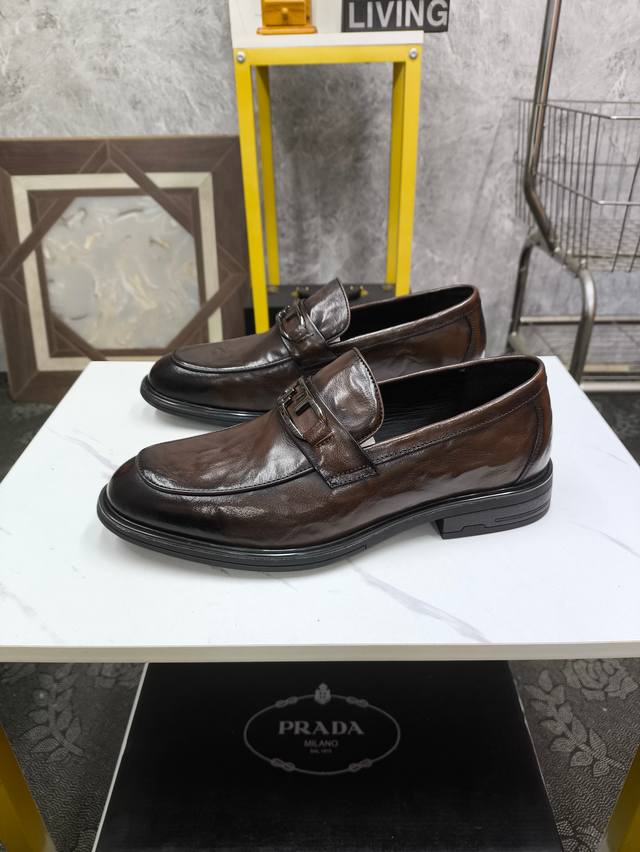Prada-普拉达 高级感皮鞋，进口工艺原版牛皮材质，真皮内里 高档舒适，原版大底轻盈耐磨！纯手工制作，细节决定品质！38-44 Xh