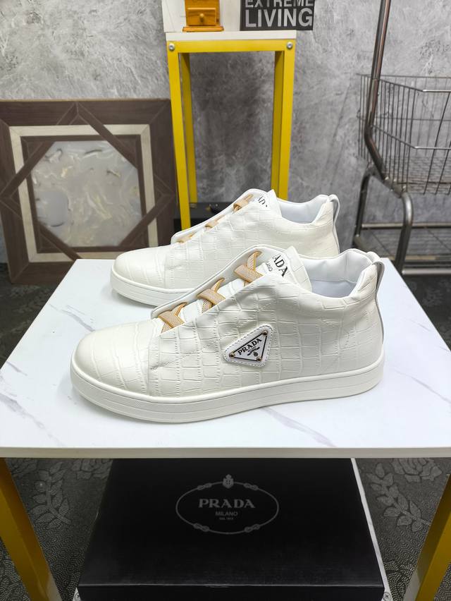 Prada-普拉达 官网同步 专柜品质 欧洲走秀款 鞋面进口原版牛皮面料 简而不凡 奢而不华 此款演绎着恰到好处 真皮内里 羊皮内里 特供大底 尺码 Size