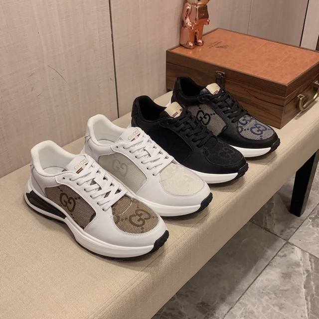 新款: 厂价: 古奇gucci* 最新爆款休闲鞋，顶端品牌奢侈～代购，顶级～质量 鞋面選用进口透气牛皮搭配材质透气羊皮里 精细做工 原版个性时尚柔软橡膠耐磨防滑