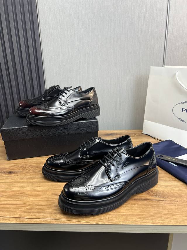 工厂价Ｐｒａｄａ.普拉达.高档男士休闲皮鞋，高品质，顶级狠货，鞋面进口头层开边珠牛皮，内里垫脚均用进口牛皮，配原版轻质大底，配码38-45， 38,45订做不退