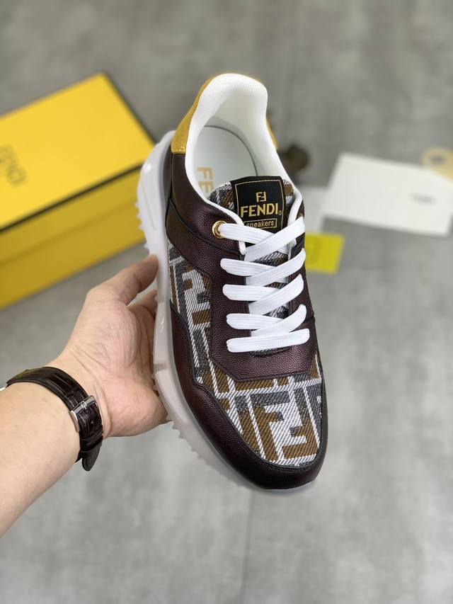 工厂价 实价 小怪兽 新款fendi 芬迪 专柜新款 简约的走线效果，呈现出大气优雅且炫酷的驾车鞋 采用进口小牛皮+头层猪皮内里材质精良做工细致 脚感舒适广 搭
