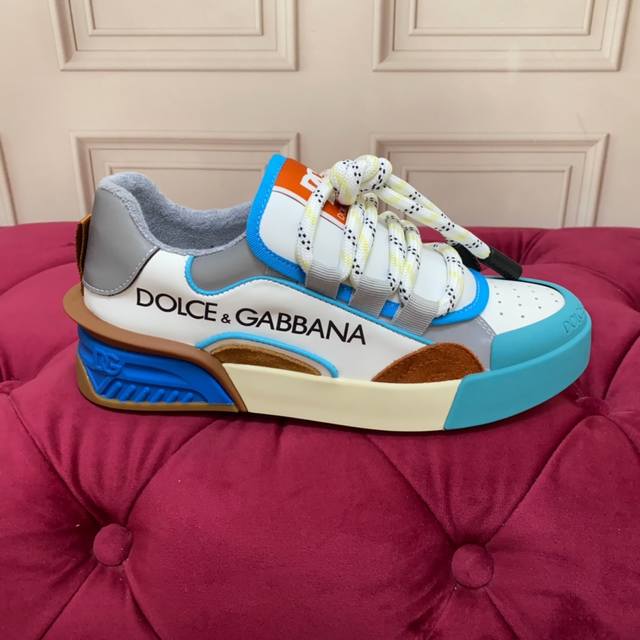 工厂价： 高端版本 高质量 品牌大底dolce & Gabbana 2024新款 顶级版本 高端质量 独家精工定制上市 凸dg点缀绝美奢华闪耀 精湛的做工 众多