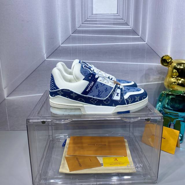 2024 路易威登走秀滑板鞋爆款， Louis Vuitton Trainer无疑是奢侈品牌推出的最成功的sneaker之一，不过探索的脚步并不会停，Louis