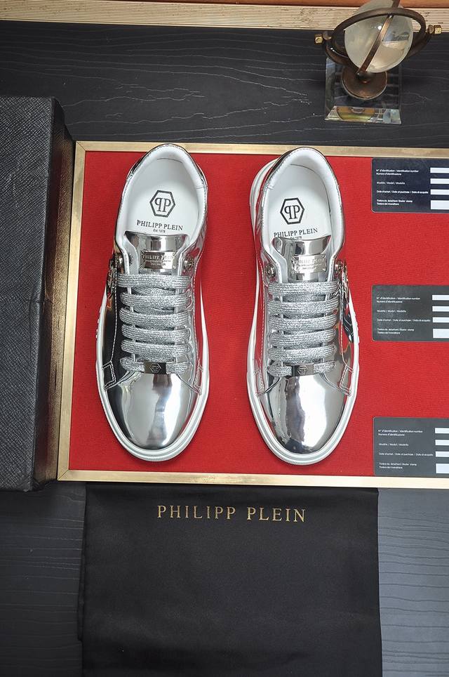 出厂价 Philipp Piein 全羊皮内里 菲利普普萊茵 官网最新款原版开模，面料：原版头层粒面小牛皮，原版五金轱辘头，裡料：羊皮内里做工精细，完美楦型，码