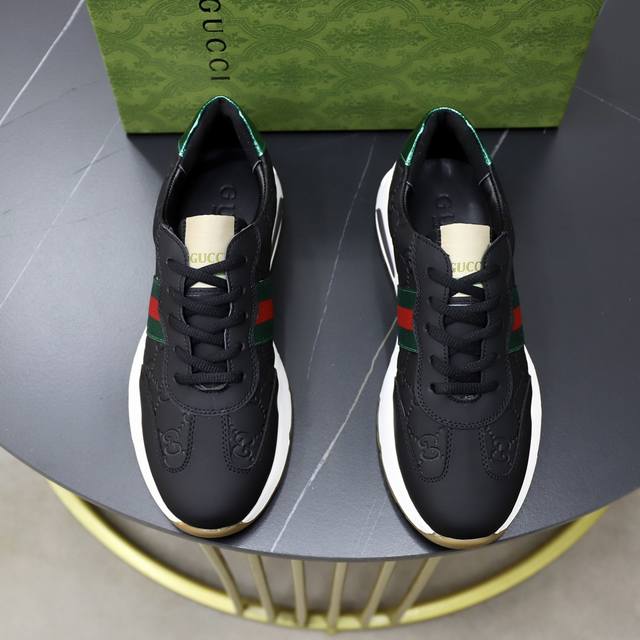 品牌：古奇gucci标准码：38-44 45定制等级：官网同款材料：原版皮料 舒适羊皮内里 轻便耐磨大底款式类别：男士时尚休闲鞋 跑步 运动鞋 尊贵奢侈品大牌元