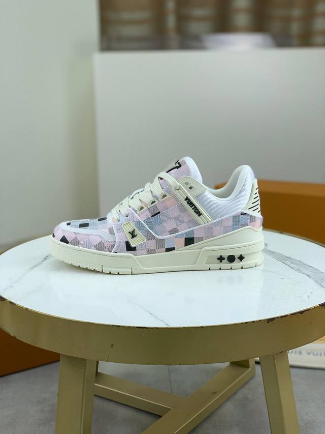 工厂价 顶级版本 Louis Vuitton 专柜系列 原单 新款lv路易威登 顶级版本 Lv经典高帮潮鞋！选用进口原版小牛皮 原版内里.原版耐磨轻便高端tpu