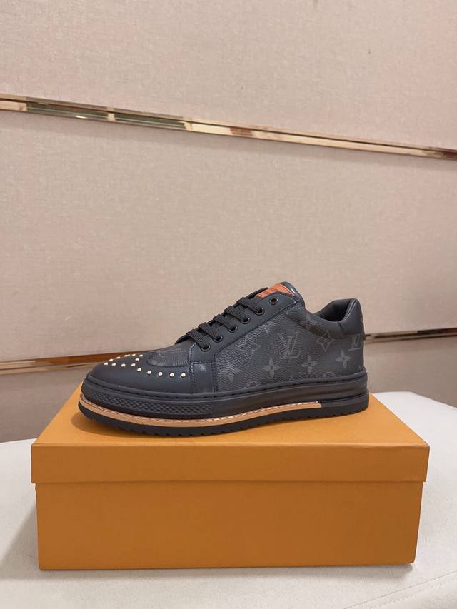 工厂价 Louis Vuitton 路易威登 Lv 顶级新款专柜同步发售，鞋面意大利进口头层牛皮，全进口羊皮内里，完全1比1复刻，鞋底：原厂特供原版底，独家活动