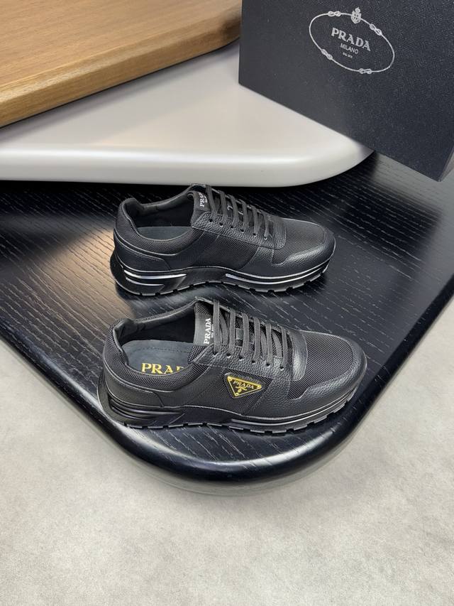 Prada 普拉达-高端品质 原单休闲运动鞋-鞋面：进口摔纹小牛皮、品牌高丝光帆布、鞋身品牌金属扣件-内里：水染牛皮-大底：超轻tpu发泡 橡胶；双色成型大底-