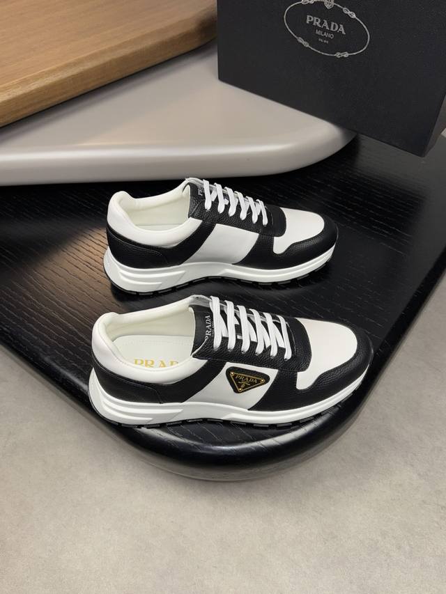 Prada 普拉达-高端品质 原单休闲运动鞋-鞋面：进口摔纹小牛皮、纳帕小牛皮、鞋身品牌金属扣件-内里：水染牛皮-大底：超轻tpu发泡 橡胶；双色成型大底-超高