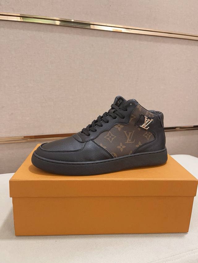 工厂价 Louis Vuitton 路易威登 Lv 顶级新款专柜同步发售，鞋面意大利进口头层牛皮，全进口羊皮内里，完全1比1复刻，鞋底：原厂特供原版底，独家活动