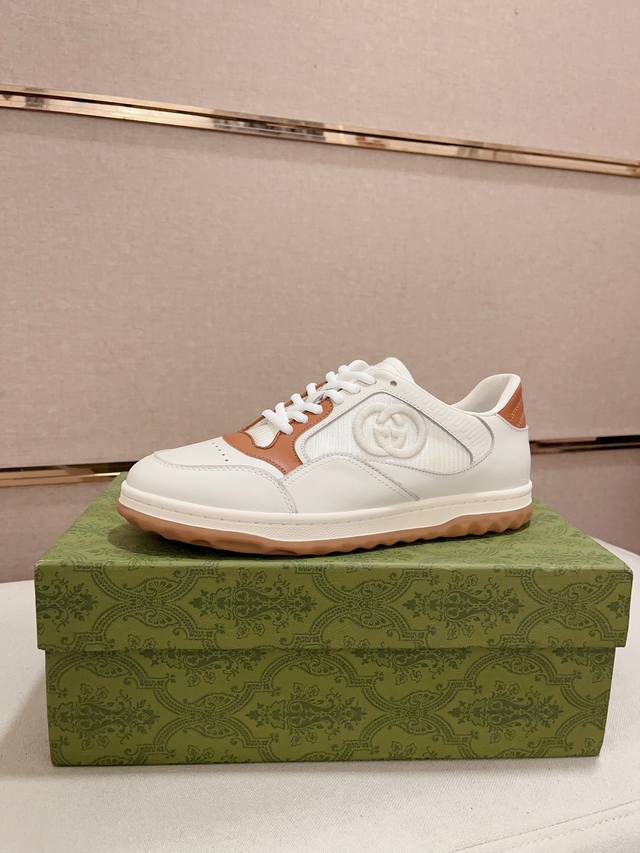 工厂价 Gucci 古奇 新款专柜同步发售，鞋面意大利进口头层牛皮料 全进口真皮内里，完全1比1复刻，鞋底：原厂特供原版底，独家活动成型底超级舒适，原厂跟单货，